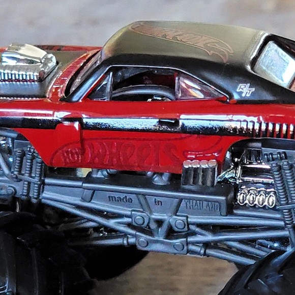 Hot Wheels 2019 Monster Trucks - Dodge Charger R/T 1:64 Scale‎ Die-Cast M… - Picture 7 of 9